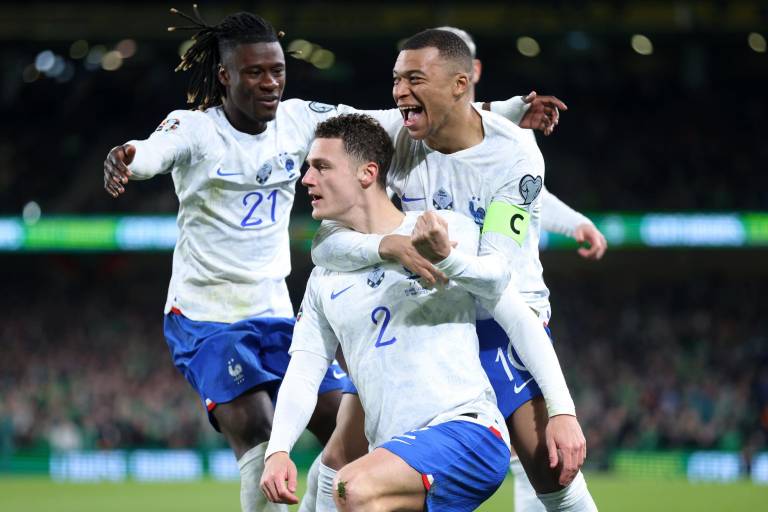 Pavard y Maignan mantienen liderato de Francia
