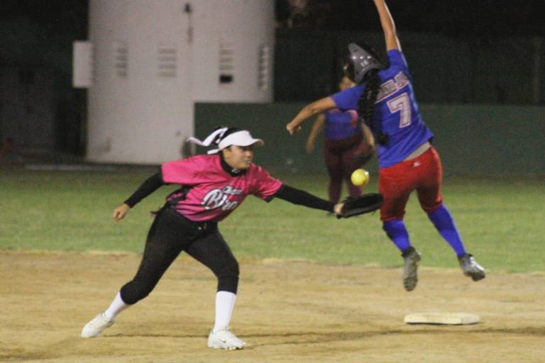 Bird no cede terreno en la Liga Municipal de Softbol Femenil