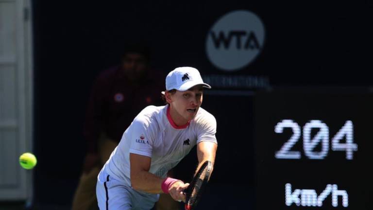 Luis Patiño sale avante en tres sets.