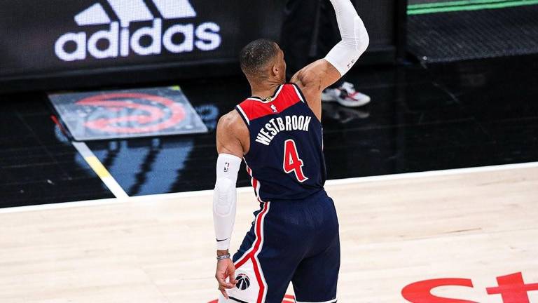 Russell Westbrook ya es el máximo anotador de triples dobles en la NBA.