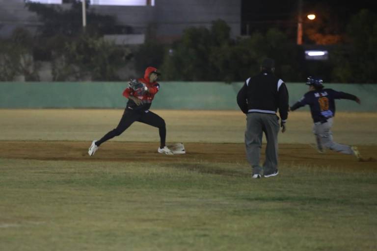 Pollería Catalina y SUTERM toman ventaja en la serie de Beisbol Clase Abierta