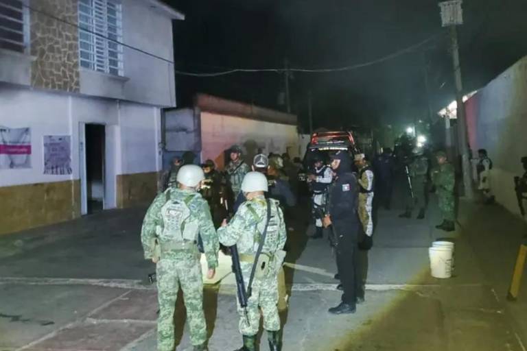 Encapuchados queman boletas electorales en Chicomuselo, Chiapas