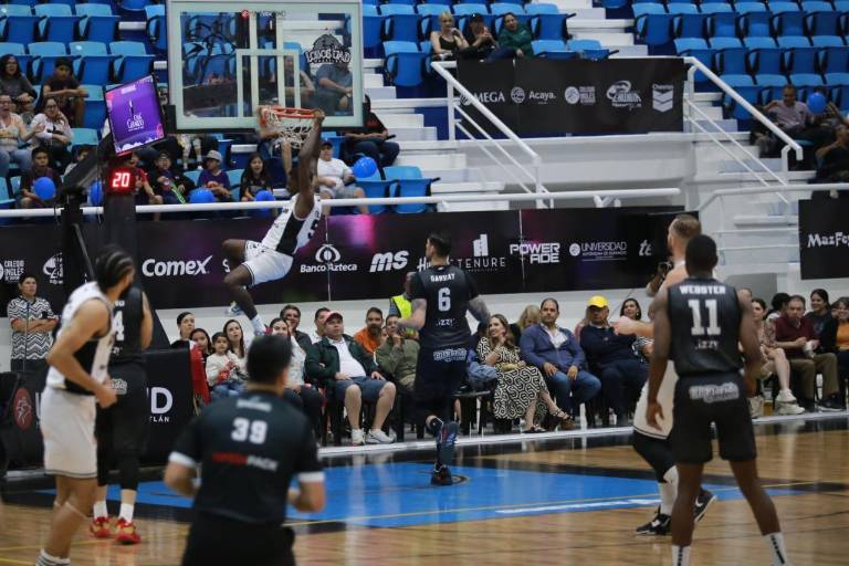 Venados Basketball saca dramático triunfo ante Zonkeys