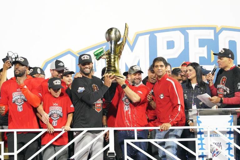 Jonrón de Caminero guió a Pujols y Leones del Escogido al título de la LIDOM