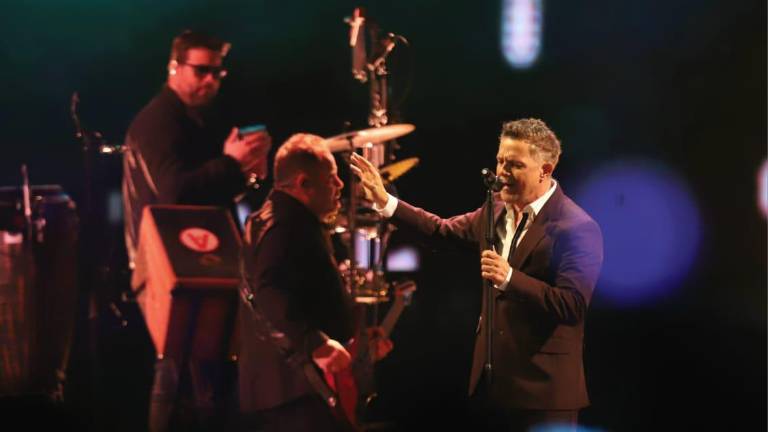 Alejandro Sanz cautivó al público presente en la coronación de Ángela I.
