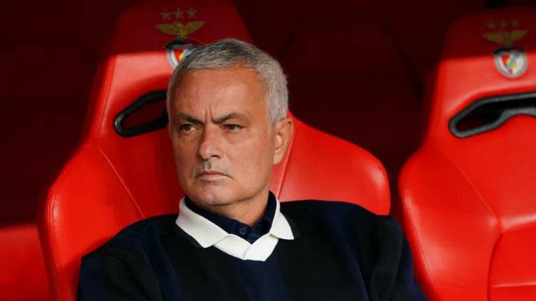Las negociaciones para que José Mourinho asuma como entrenador del Benfica han iniciado, de acuerdo a reportes.
