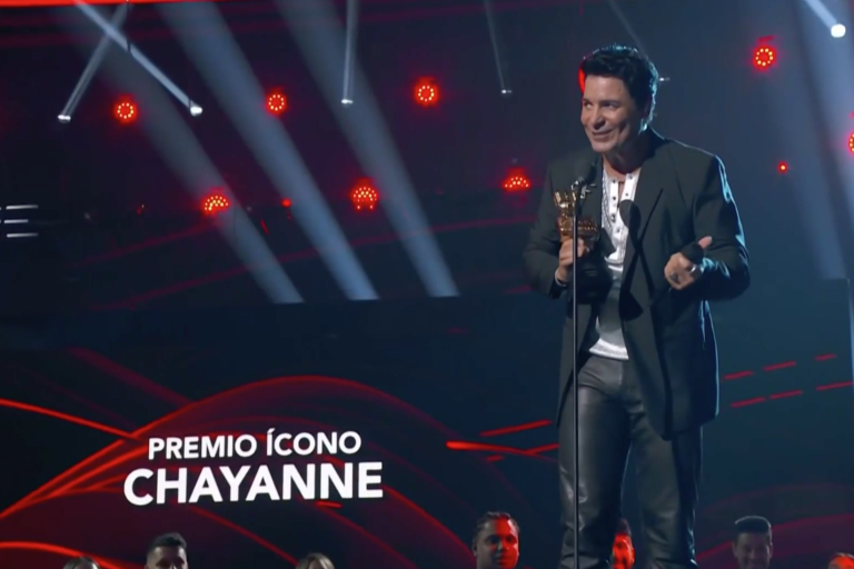 Bad Bunny se convierte en el Mejor Artista del Año en los Premios Latin Billboard 2022
