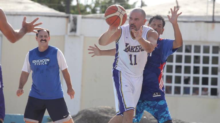 Vector “A” no tuvo consideraciones sobre su rival Telmex, en la jornada 5 del Torneo Maxibaloncesto.