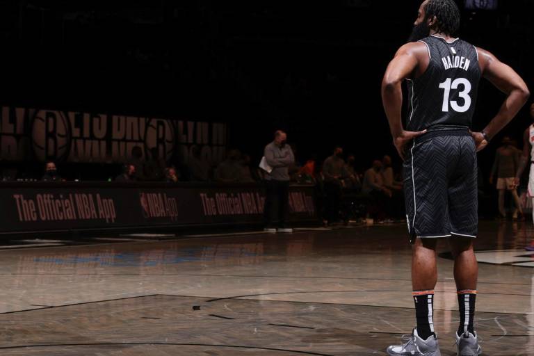 James Harden recae de su lesión y sale de partido ante Knicks