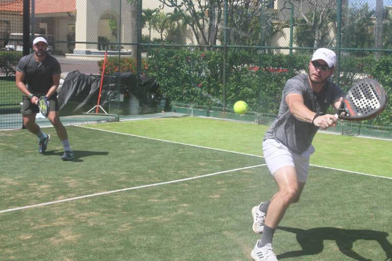 Celebran primer Torneo de Pádel en Estrella del Mar