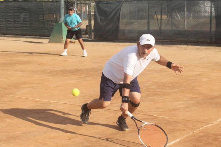 Aseguran Vázquez y Peña su lugar en semifinales del Torneo del Día del Padre del Muralla