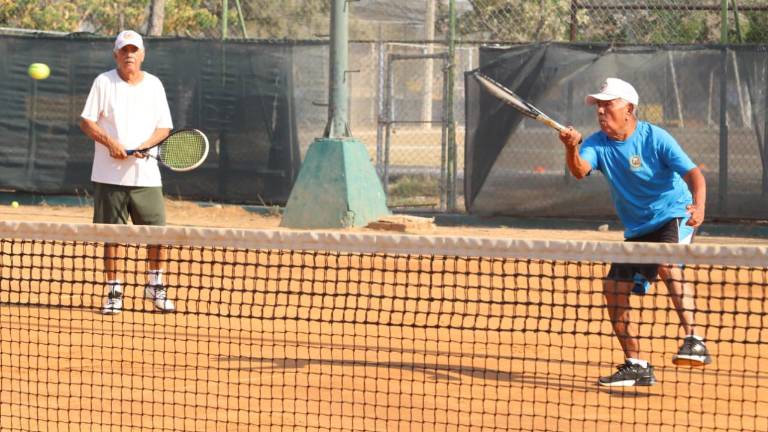 Antonio Samudio y Dionicio Hernandez forman parte del Torneo Día del Padre en el Club Muralla.