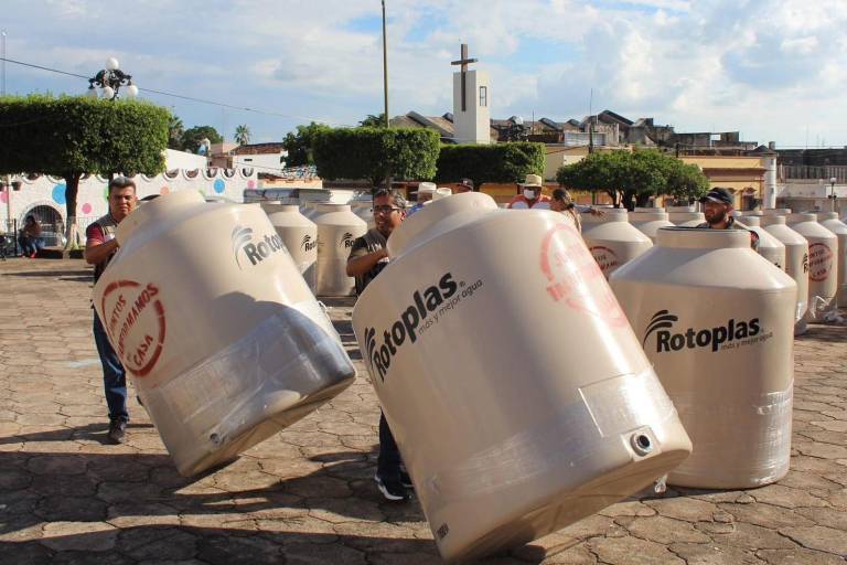 Llaman aprovechar el programa de subsidios para adquirir tinacos y pintura, en Rosario