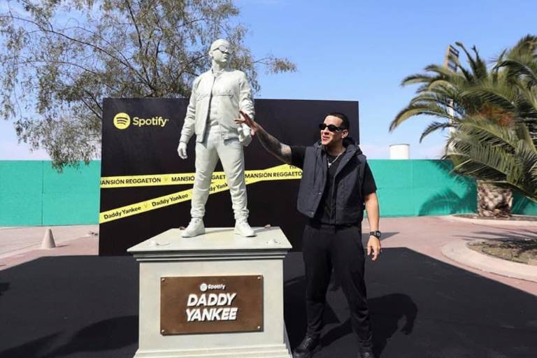 Rinde Spotify homenaje a Daddy Yankee con su propia estatua en Chile