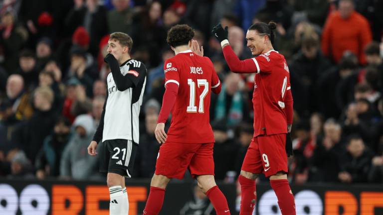 Liverpool supera al Fulham.