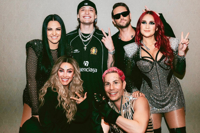 Acude Peso Pluma a concierto de RBD en Los Ángeles