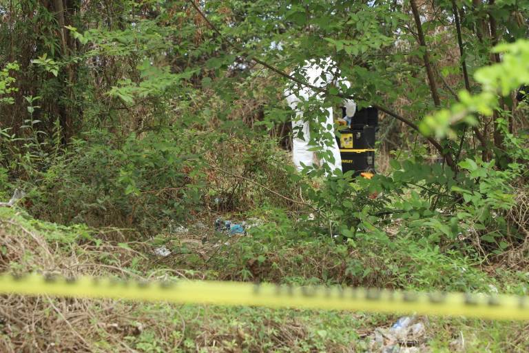Hallan en Mazatlán a mujer carbonizada dentro de un tambo