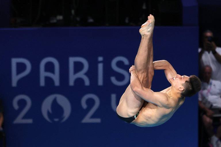 Osmar Olvera se clasifica a la final de trampolín olímpico