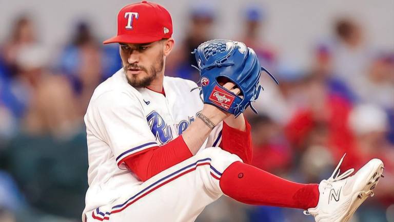 Andrew Heaney se vio imponente en su apertura del lunes para los Rangers.