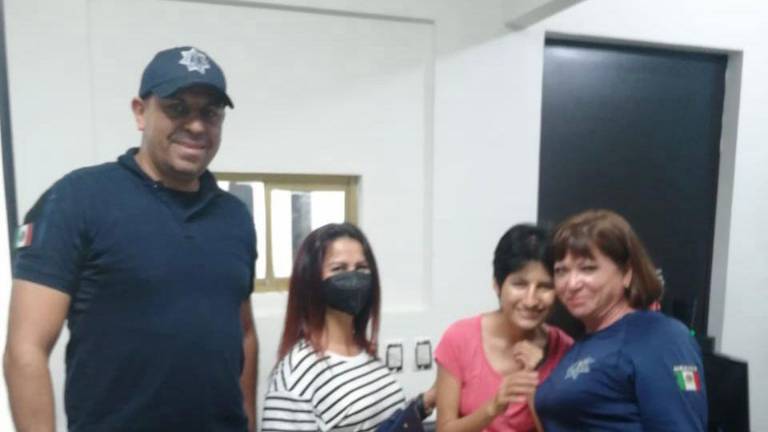 La persona de la fotografía no proporciona su identidad ni domicilio.