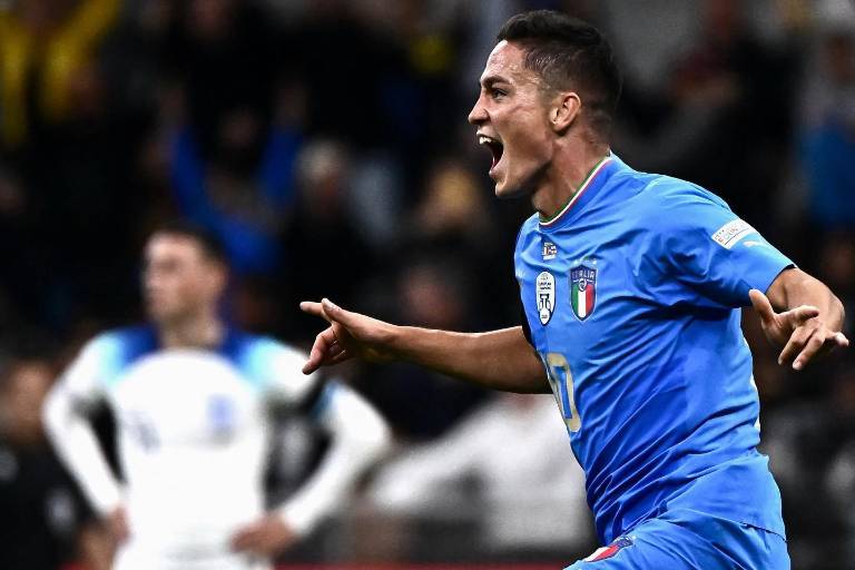 Italia venció a Inglaterra para hundirla al descenso y soñar con el Final Four