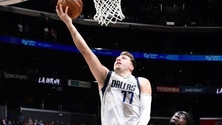 Luka Doncic volvió a brillar ante los Clippers en Los Ángeles.