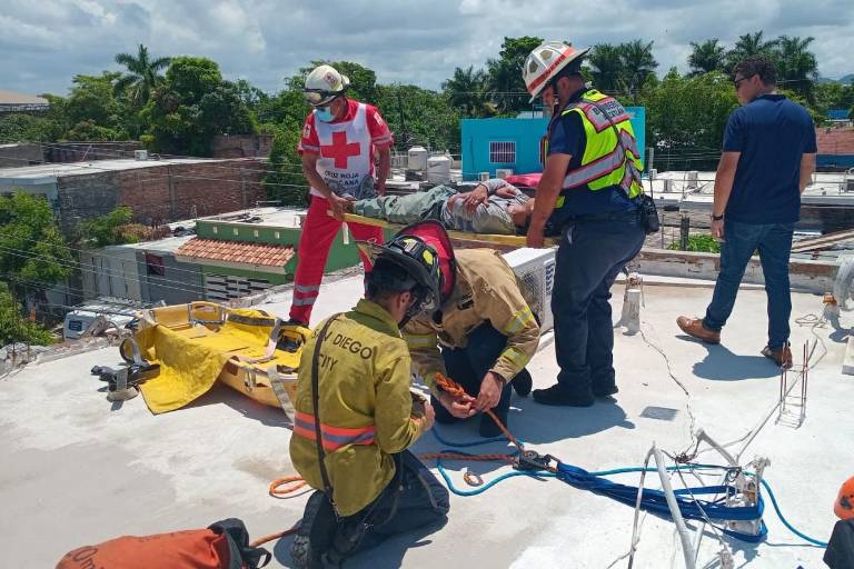 Joven sufre descarga eléctrica al dar mantenimiento a minisplit en Mazatlán