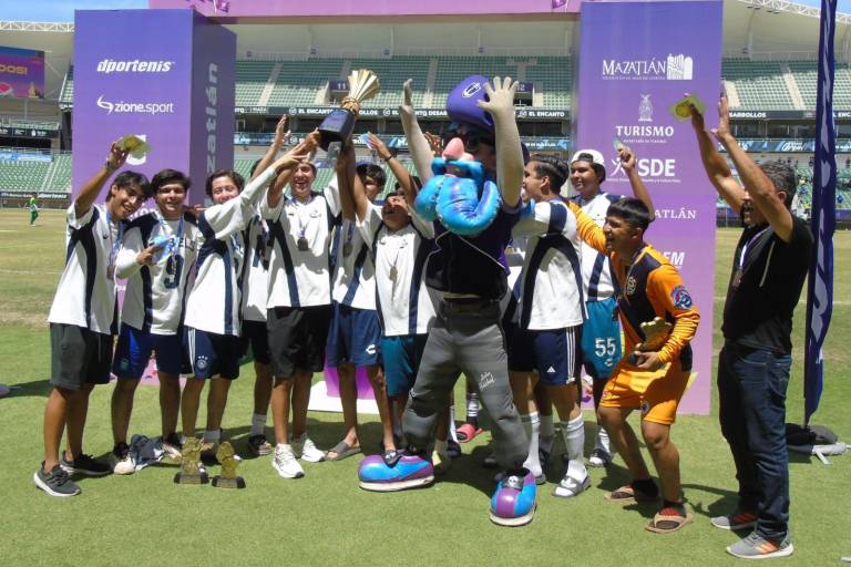 Mazatlecos ganan 4 títulos en Copa Mazatlán