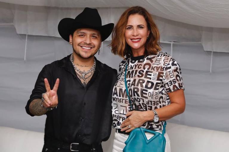 Disfrutan del primer concierto de Christian Nodal en Mazatlán