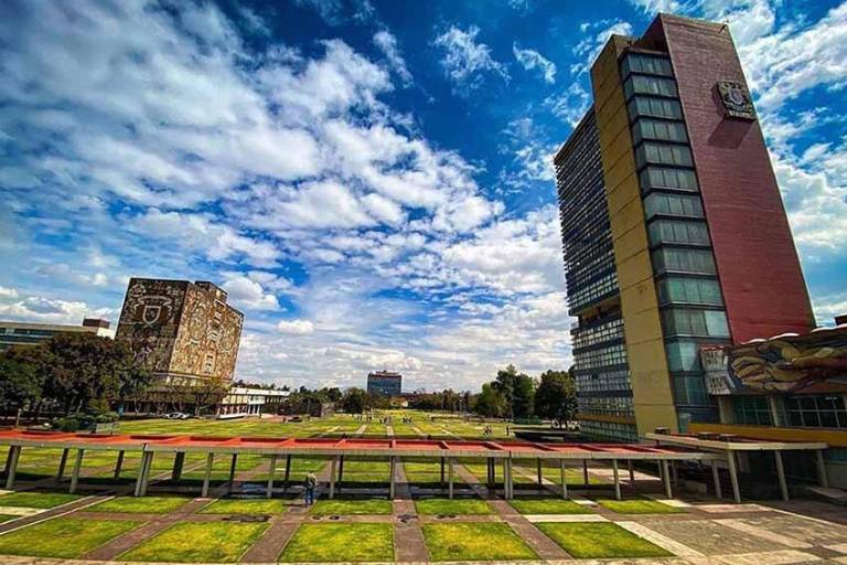 López Obrador pide que se acaben los ‘cacicazgos’ en la UNAM