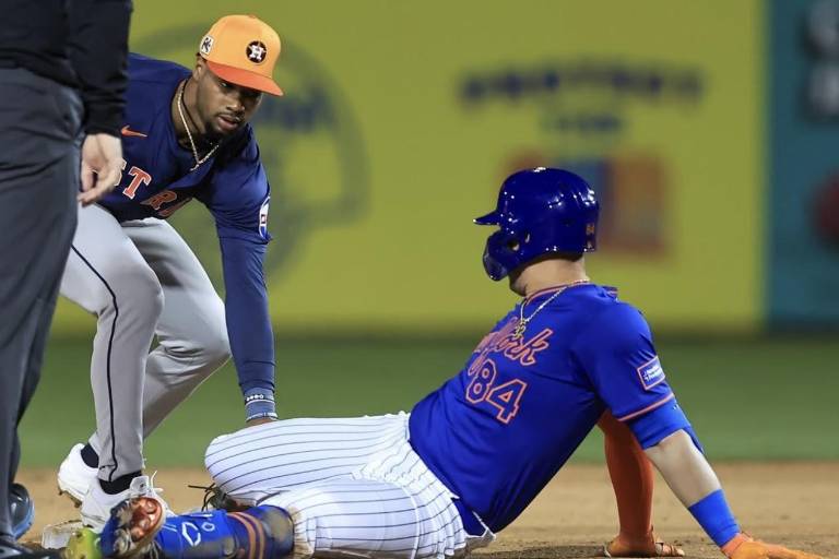 Joey Meneses vive racha productiva en la pretemporada de los Mets