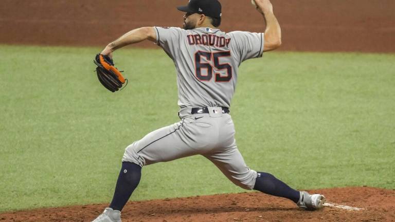 José Urquidy logró su tercera victoria de la temporada.