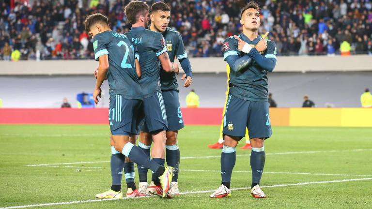 Lautaro Martínez festeja su gol.
