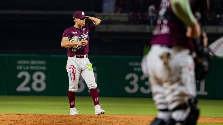 Víctor Castañeda es el abridor de Tomateros de Culiacán en el Juego 3 de las semifinales de la Liga Mexicana del Pacífico.