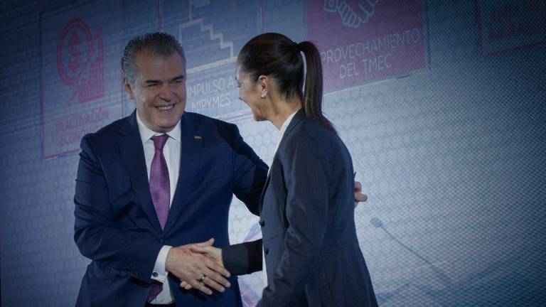El presidente del CCE, Francisco Cervantes Díaz, con la virtual Presidenta electa, Claudia Sheinbaum Pardo.