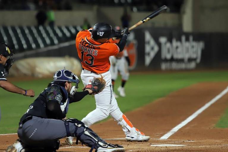 Con poder ofensivo Naranjeros toma ventaja ante Algodoneros en la semifinal