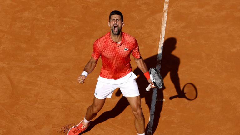 Novak Djokovic sufre un poco para avanzar.