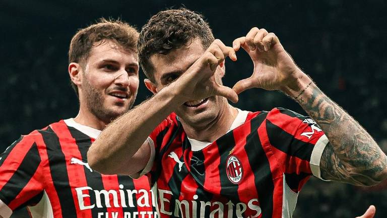 Santiago Giménez y Christian Pulisic anotaron los goles del AC Milan.