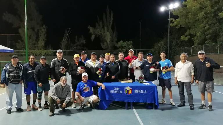 Al final se premió a todos los campeones.