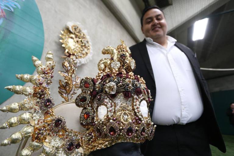 Listas las coronas que portará el Rey del Carnaval y su cortejo real