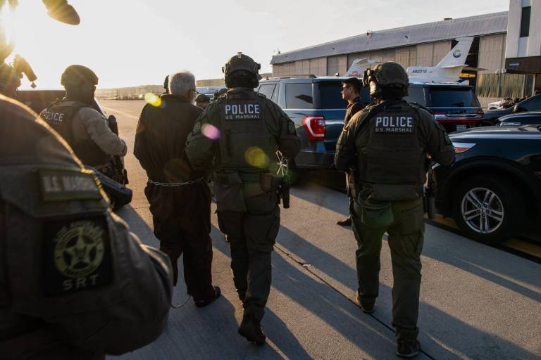 EU envía a 13 presuntos narcotraficantes a México; no dice a quiénes