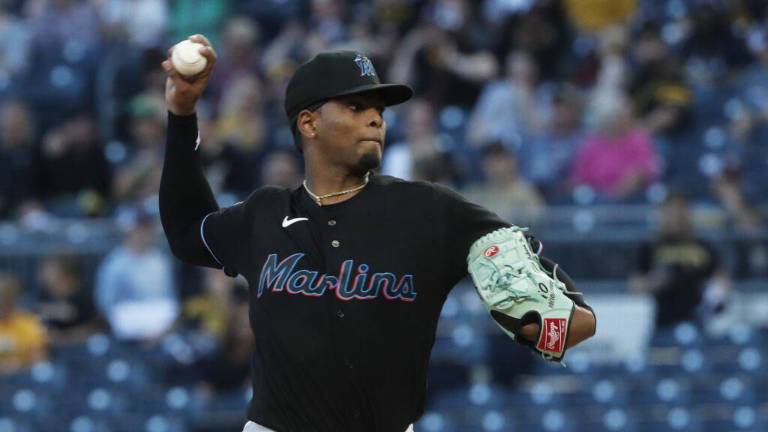 Edward Cabrera se perderá al menos dos aperturas en el inicio de la temporada con los Marlins.