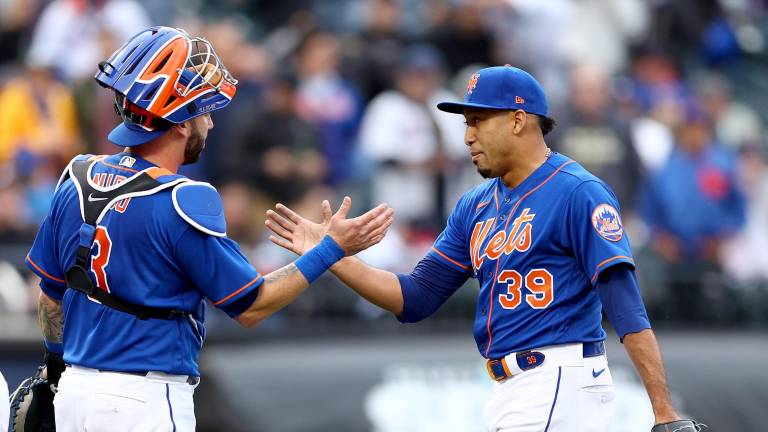 Edwin Díaz se quedó con el salvamento por los Mets.