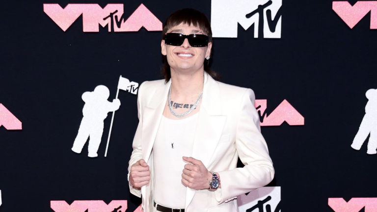Peso Pluma tiene dos nominaciones en la próxima entrega de los Premios Latin Grammy 2023.