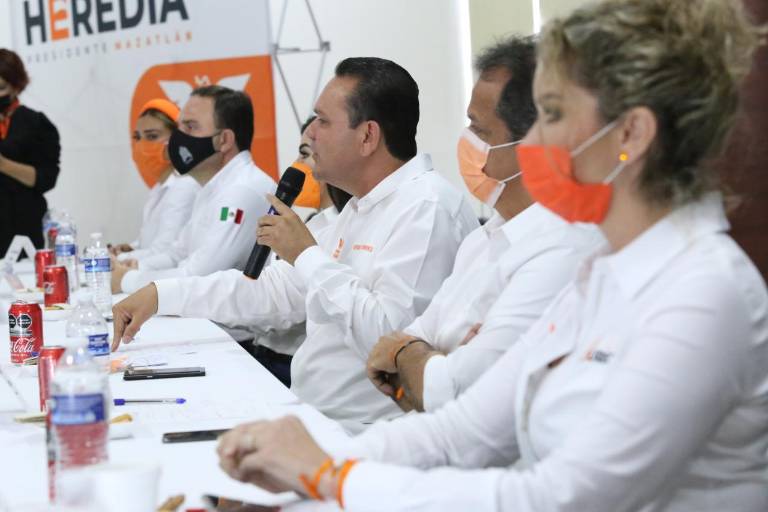 Sergio Torres se compromete a construir relleno sanitario para Mazatlán