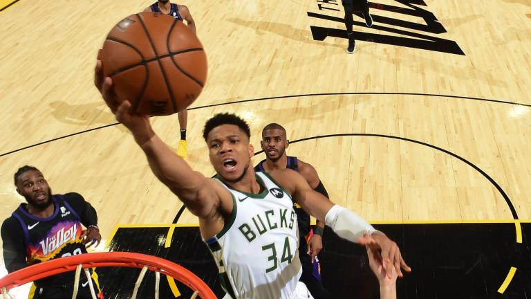 Giannis Antetokounmpo espera que en casa la situación cambie para los Bucks en las Finales de la NBA.