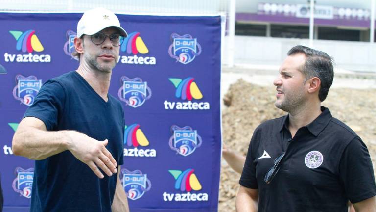 Zague se presenta en las canchas de entrenamientos del Kraken.