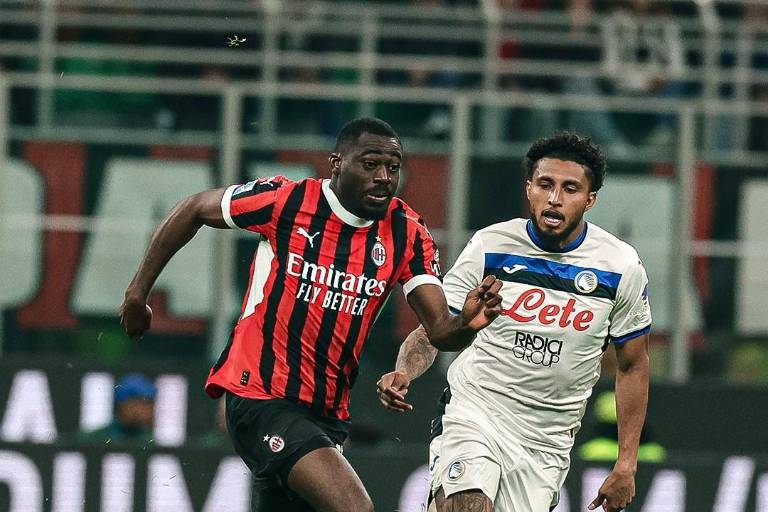 Milán cae ante Atalanta y se aleja de la Champions