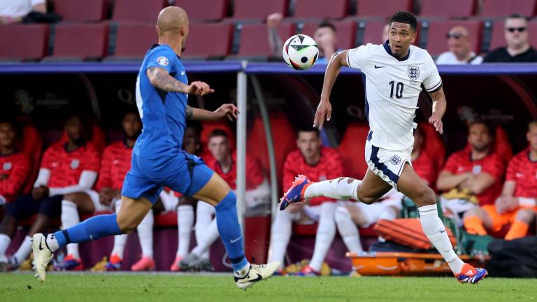 Jude Bellingham no pudo hacer mucho para que su selección empatara sin goles ante Eslovenia.