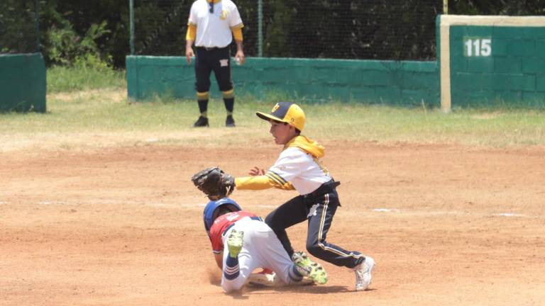 Liga Navojoa Municipal Rojo vence a Linces de Guasave Amarillo.